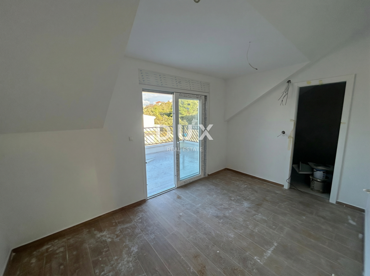 Flat For sale - ŠIBENSKO-KNINSKA ROGOZNICA