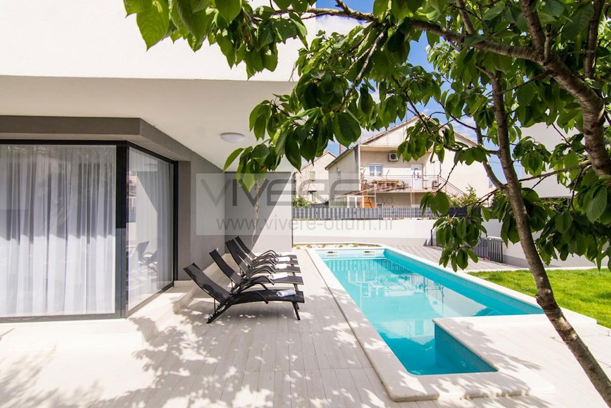 Haus Zu verkaufen - SPLITSKO-DALMATINSKA KAŠTELA