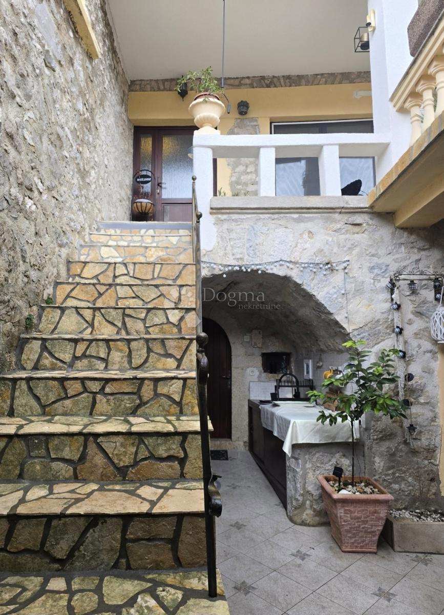 Kuća Na prodaju - PRIMORSKO-GORANSKA VINODOLSKA OPĆINA