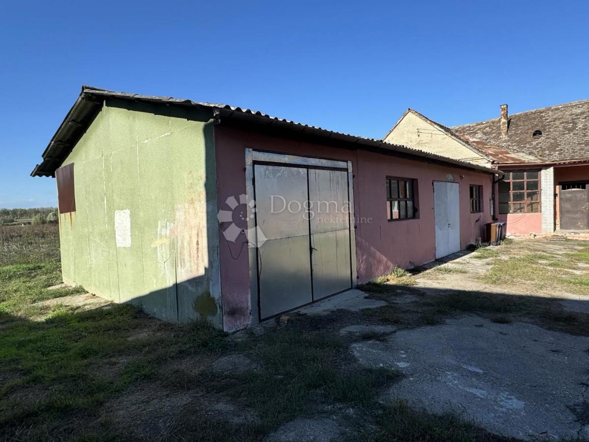 Kuća Na prodaju - OSJEČKO-BARANJSKA BELI MANASTIR