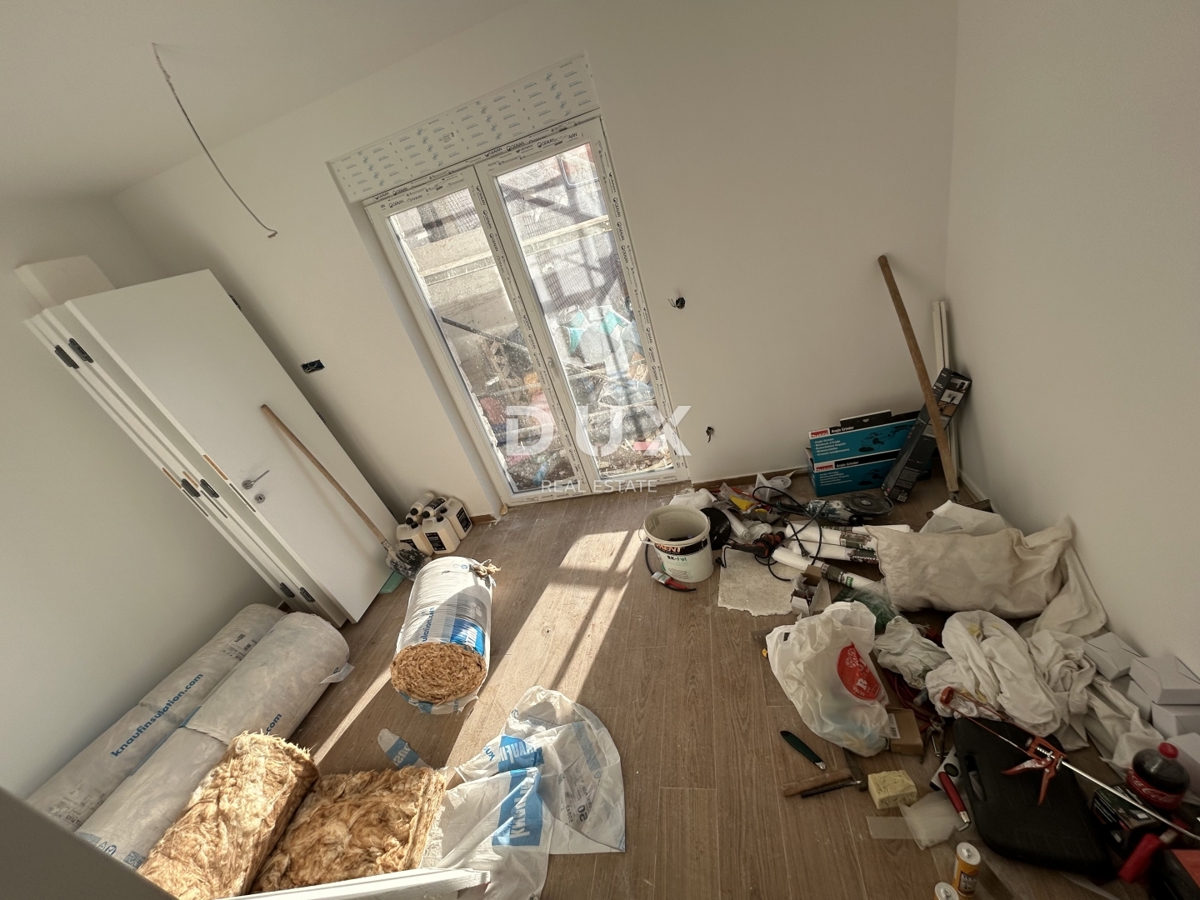 Flat For sale - ŠIBENSKO-KNINSKA ROGOZNICA