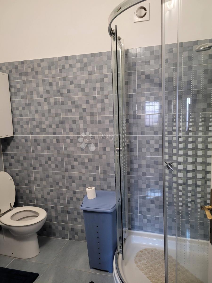 Hiša Na predaj - OSJEČKO-BARANJSKA BIZOVAC