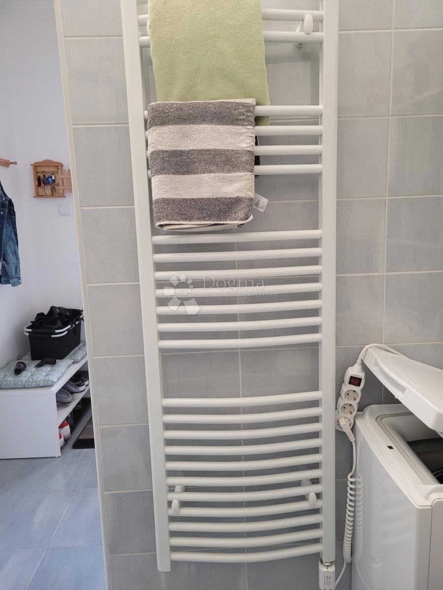 Hiša Na predaj - OSJEČKO-BARANJSKA BIZOVAC