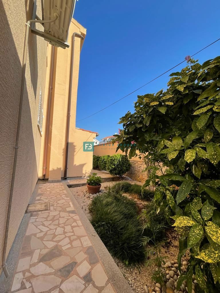 Dom Na predaj - ŠIBENSKO-KNINSKA VODICE