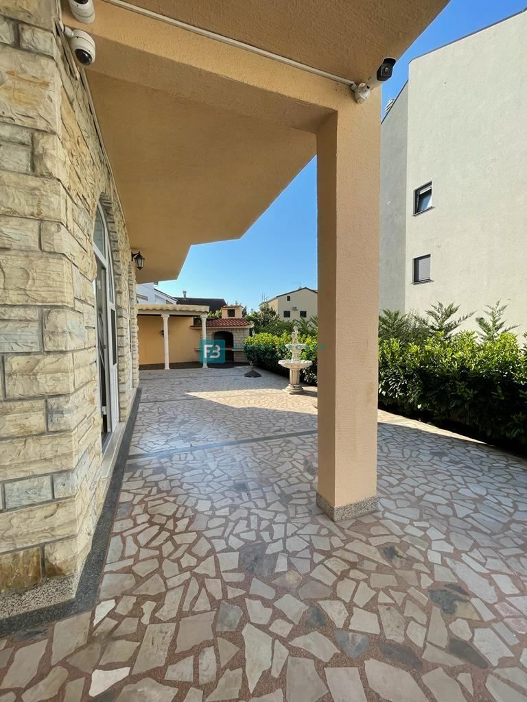 Dom Na predaj - ŠIBENSKO-KNINSKA VODICE