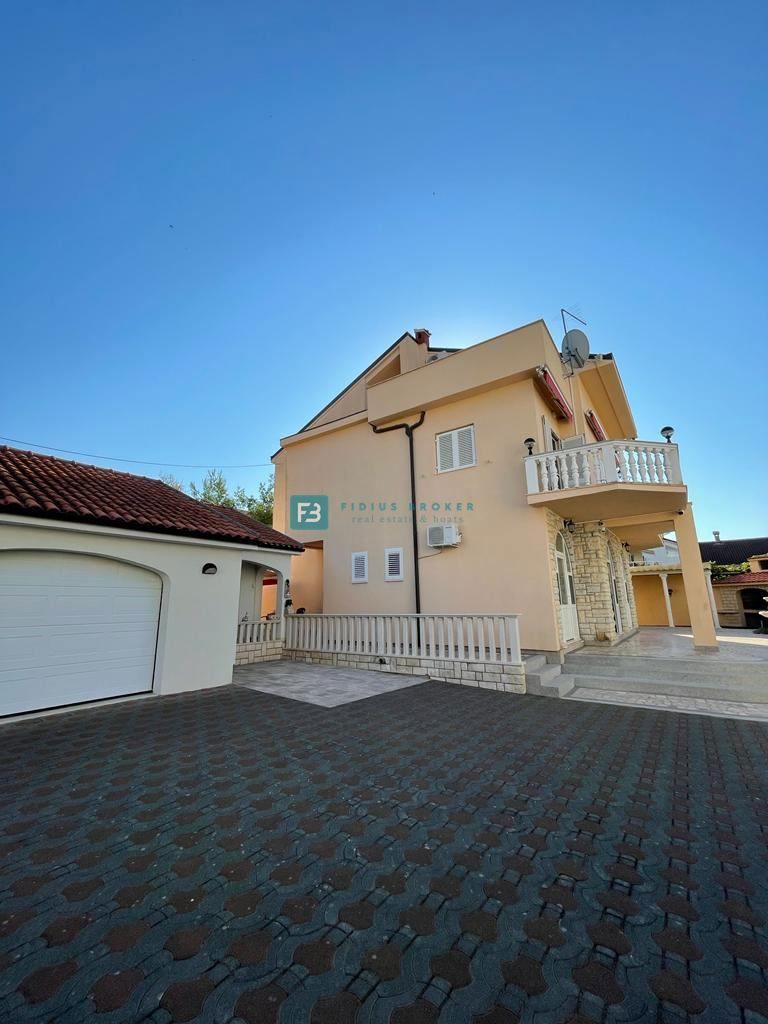 Dom Na predaj - ŠIBENSKO-KNINSKA VODICE
