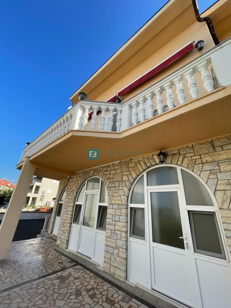 Dom Na predaj - ŠIBENSKO-KNINSKA VODICE