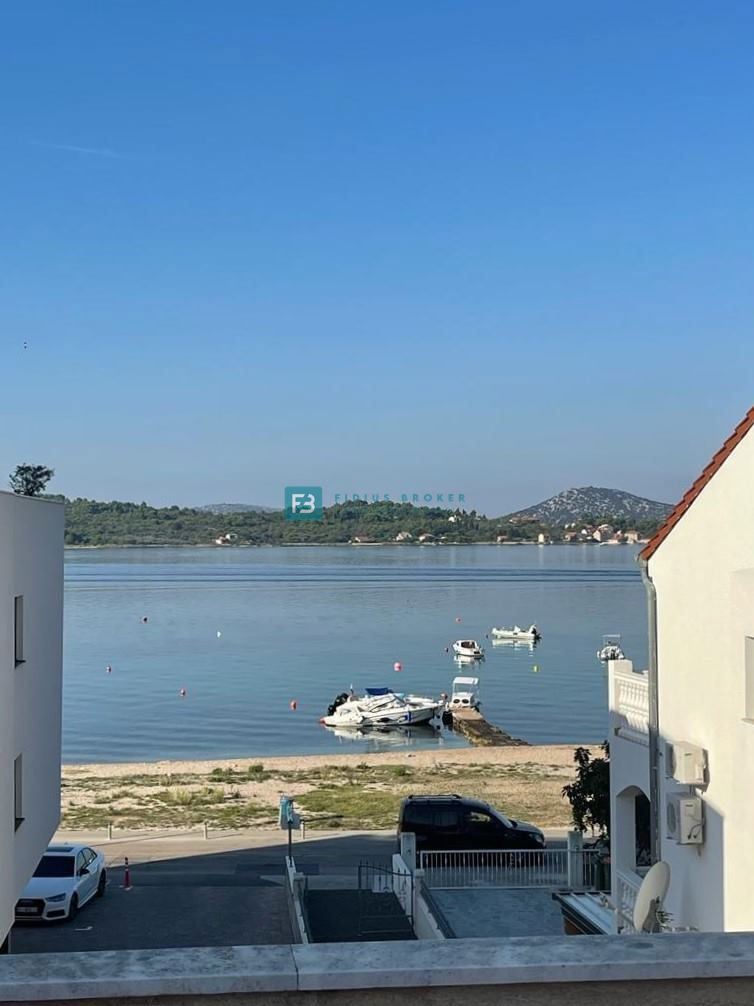 Dom Na predaj - ŠIBENSKO-KNINSKA VODICE