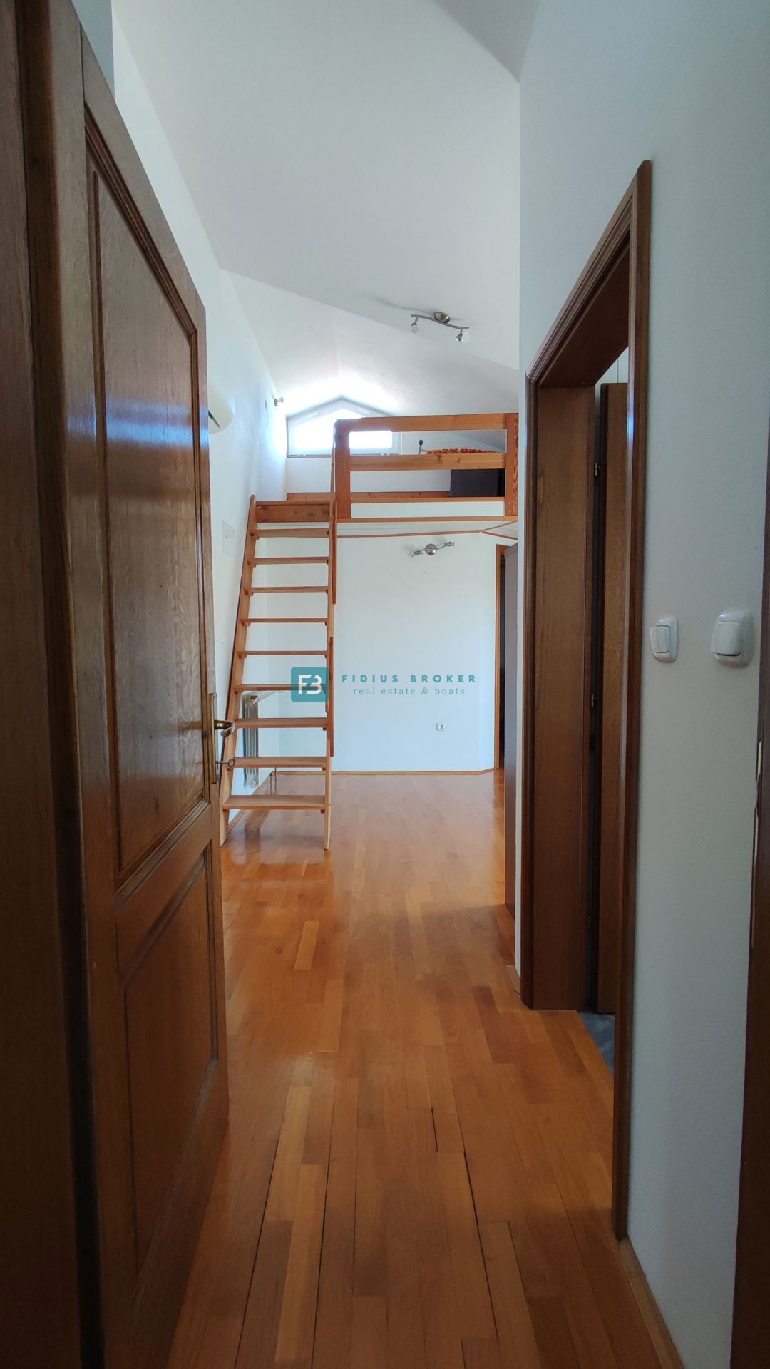 Maison À vendre - ŠIBENSKO-KNINSKA VODICE