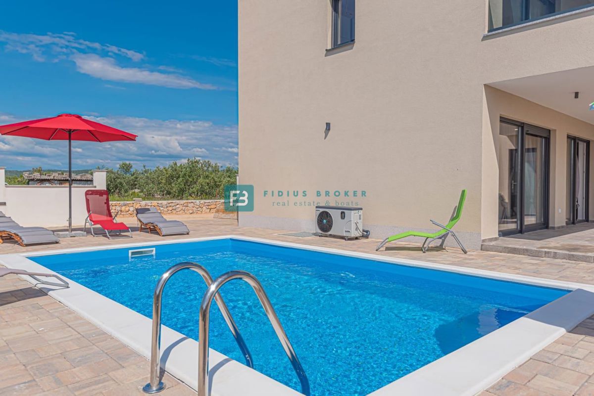 Maison À vendre - ŠIBENSKO-KNINSKA ŠIBENIK