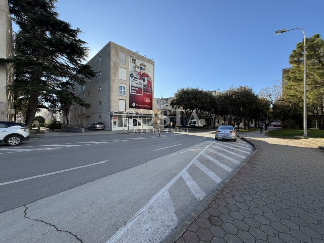 Business premises for rent 80 m² – Zadar