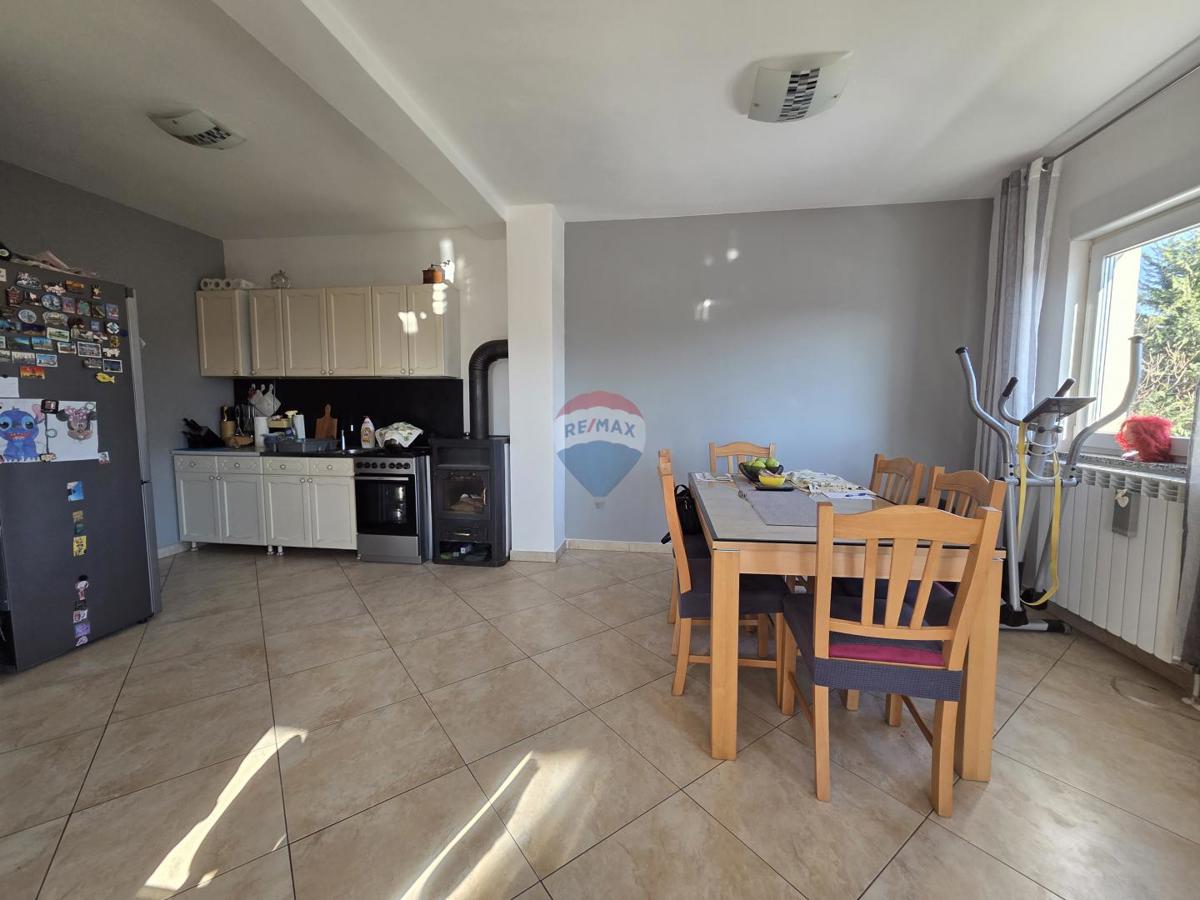 Stan Na prodaju - PRIMORSKO-GORANSKA JELENJE