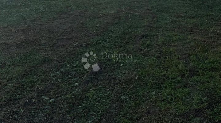 Terreno in vendita 4594 m² – Mala Subotica