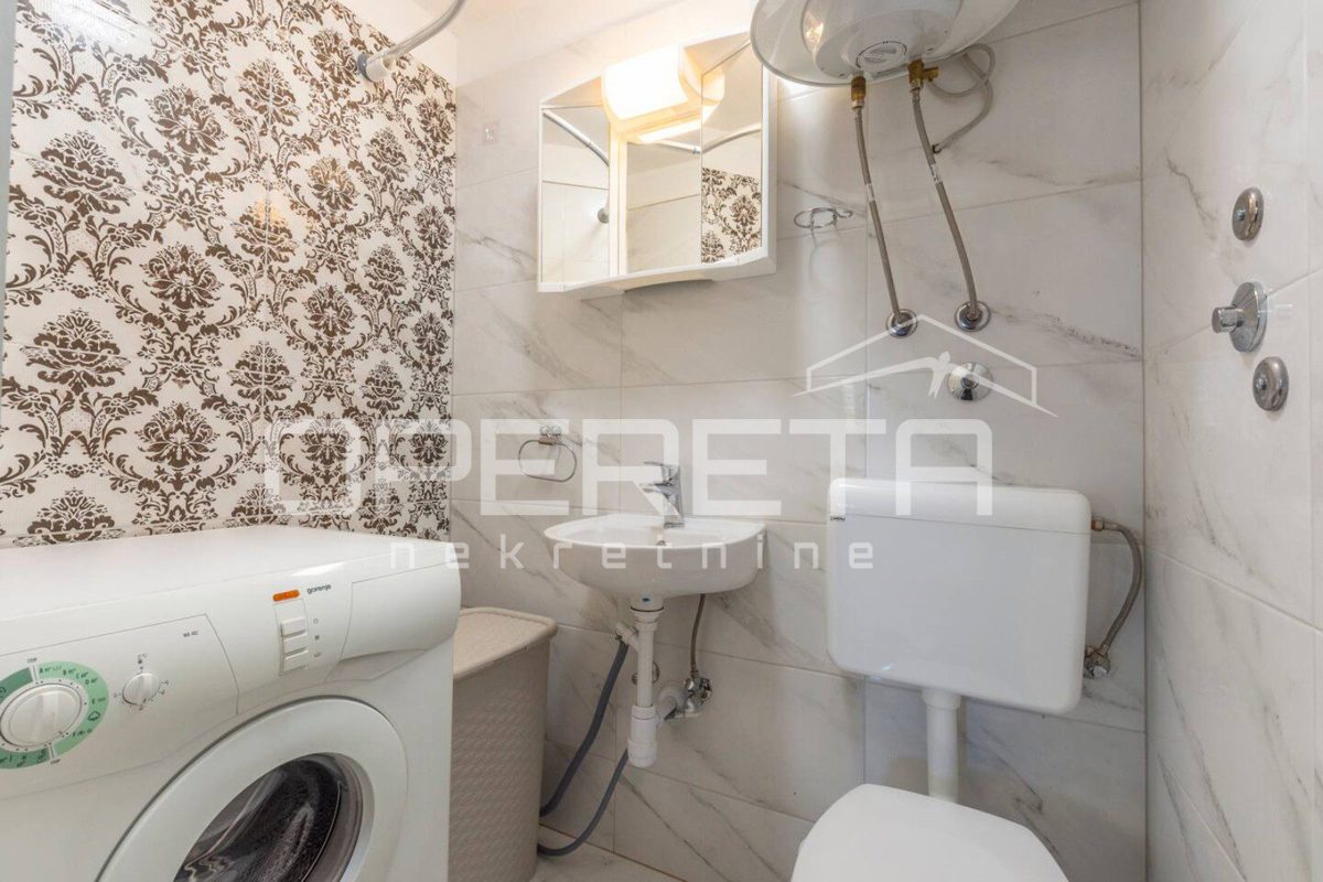 Haus Zu verkaufen - ŠIBENSKO-KNINSKA ROGOZNICA
