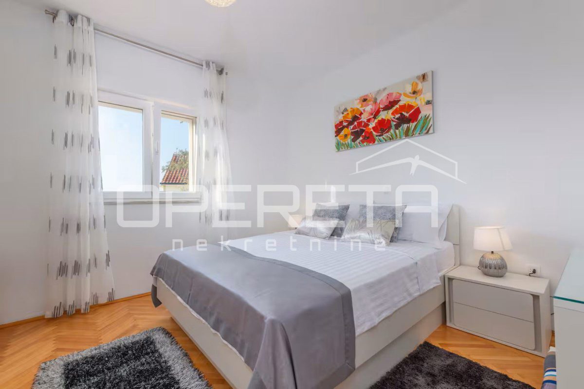 Haus Zu verkaufen - ŠIBENSKO-KNINSKA ROGOZNICA