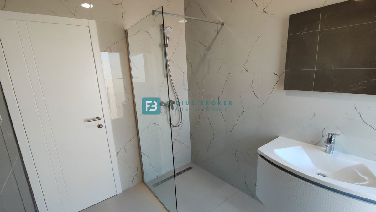 Flat For sale - ŠIBENSKO-KNINSKA VODICE
