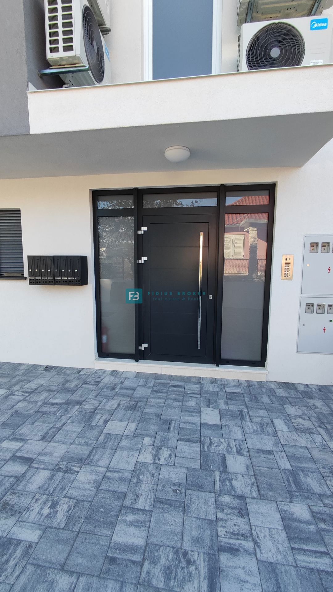 Flat For sale - ŠIBENSKO-KNINSKA VODICE