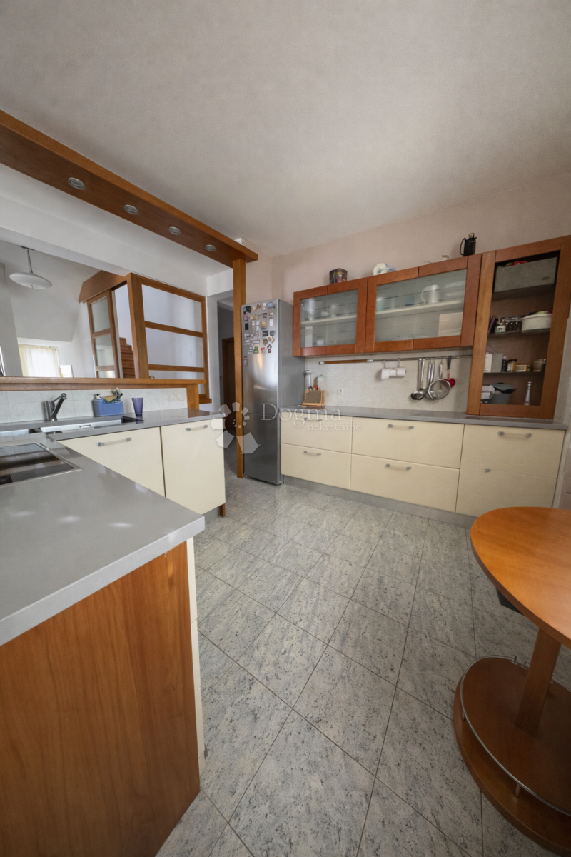 Casa In vendita - SPLITSKO-DALMATINSKA PODSTRANA