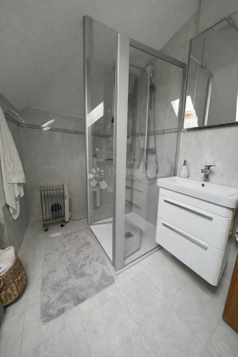 Casa In vendita - SPLITSKO-DALMATINSKA PODSTRANA