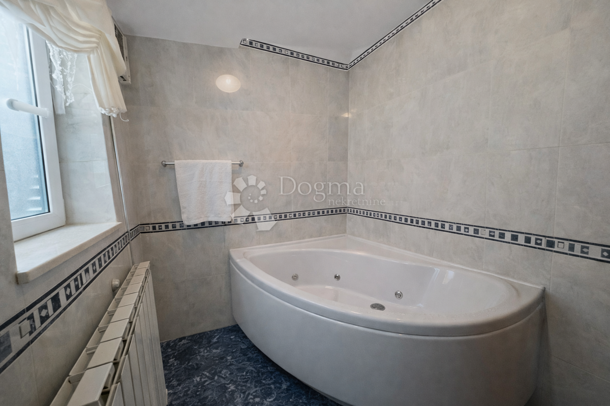 Casa In vendita - SPLITSKO-DALMATINSKA PODSTRANA