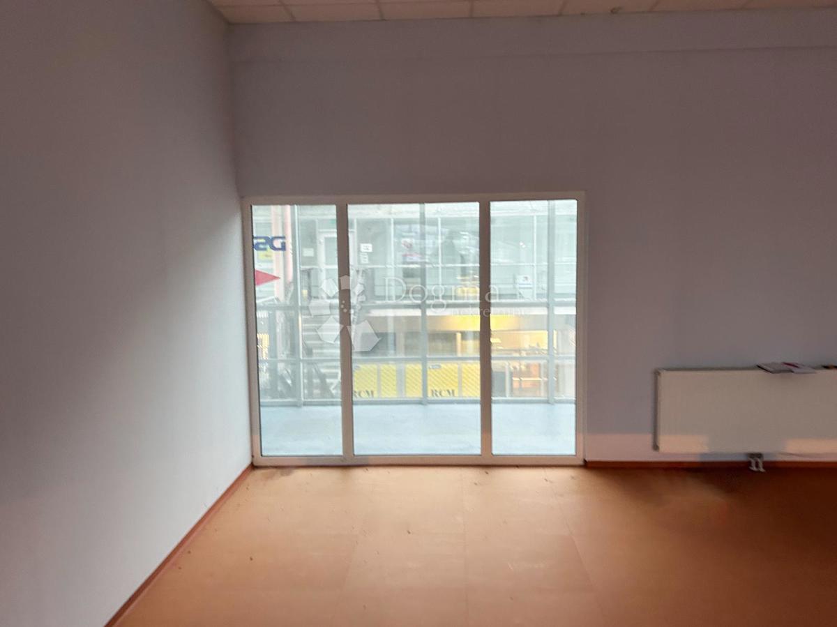 Locaux commerciaux À vendre - ZAGREBAČKA SAMOBOR