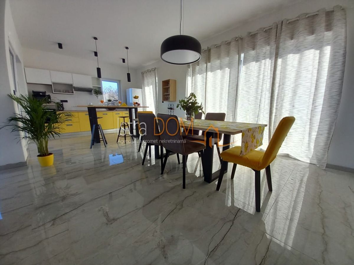 Haus Zu verkaufen - Istarska Marčana - foto 1/8