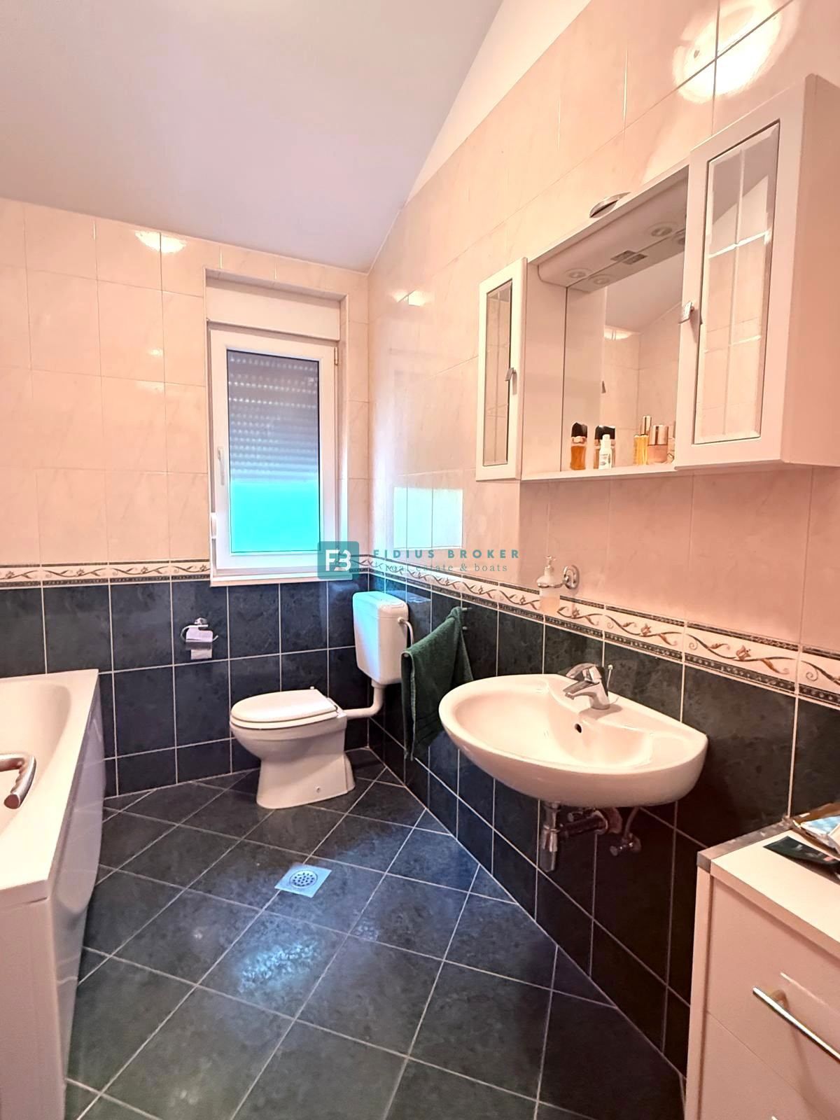 House For sale - ŠIBENSKO-KNINSKA VODICE