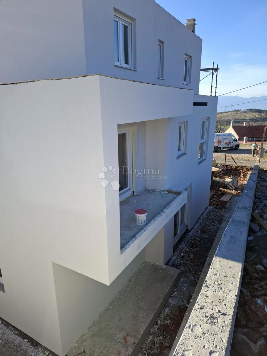 Flat For sale - PRIMORSKO-GORANSKA BAKAR