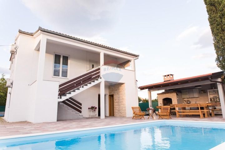 Casa in vendita 188 m² – Perušić