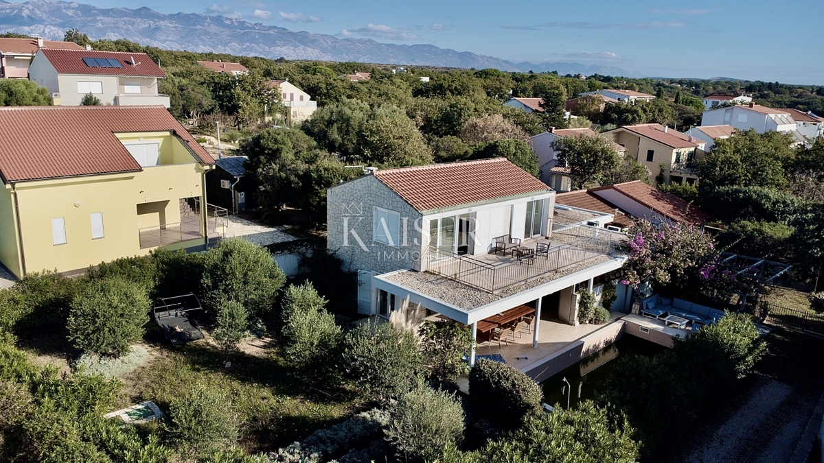 Maison À vendre - LIČKO-SENJSKA NOVALJA