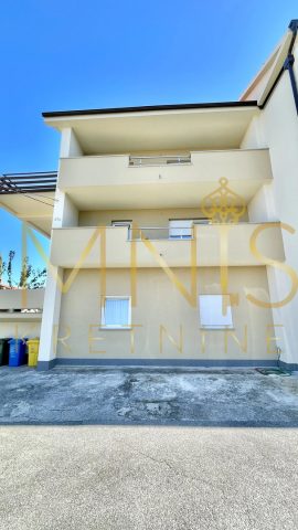 House for sale 400 m² – Viškovo