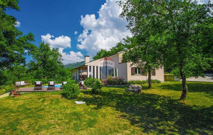 Hiša na predaj 248 m² – Buzet