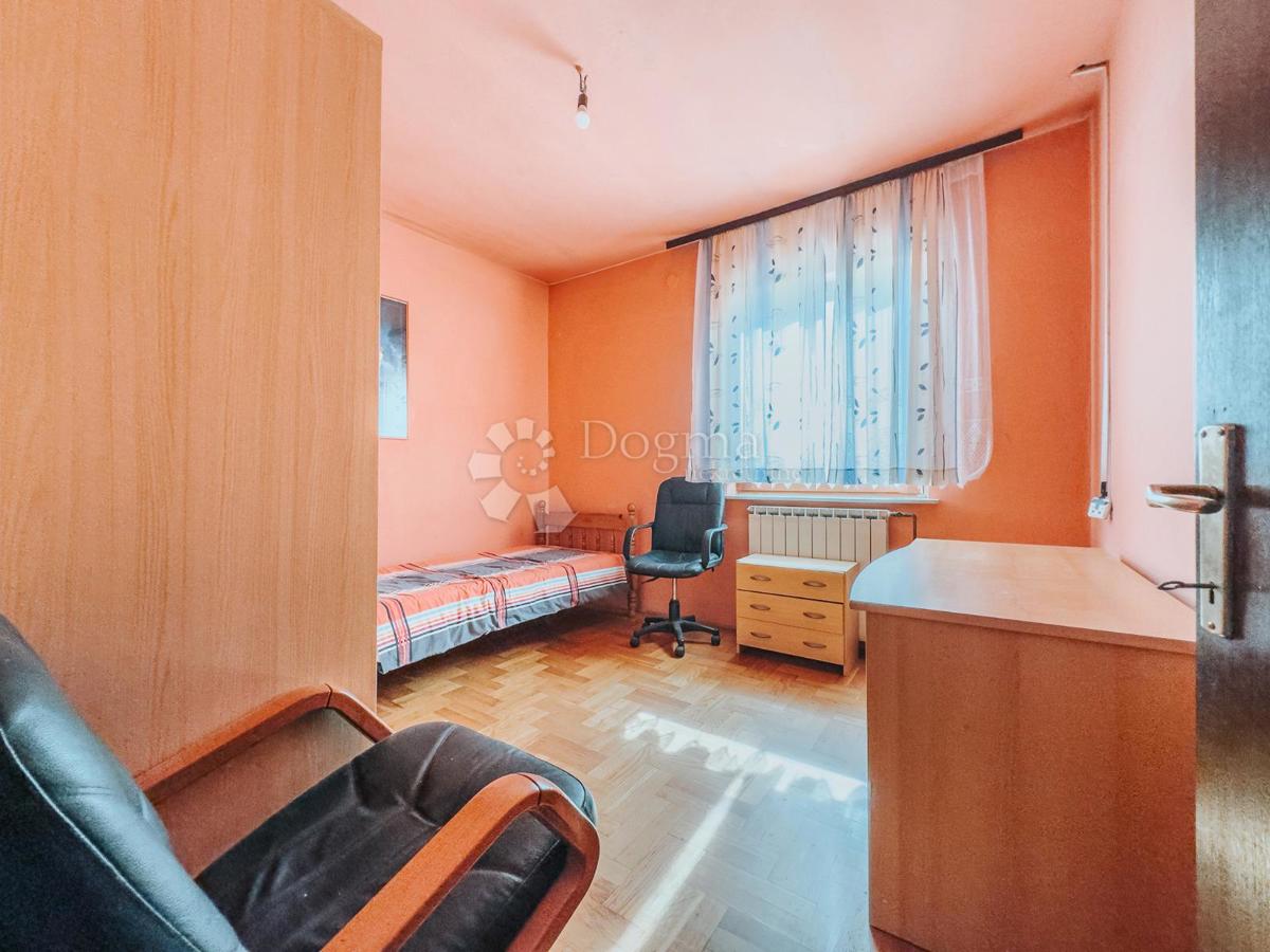 Dom Na predaj - ZAGREBAČKA KLOŠTAR IVANIĆ
