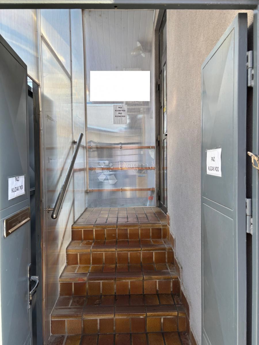 Poslovni prostor Na prodaju - OSJEČKO-BARANJSKA OSIJEK