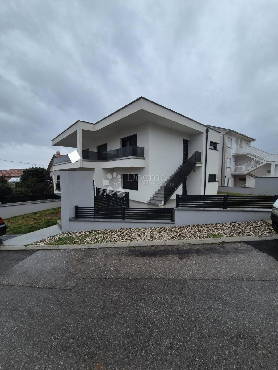 Stan Na prodaju - PRIMORSKO-GORANSKA CRIKVENICA