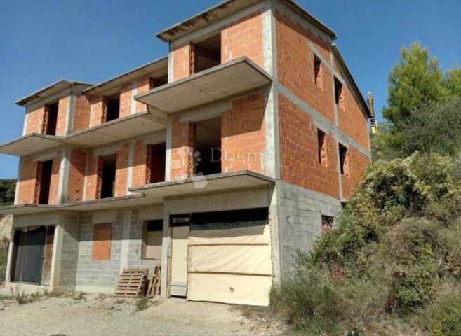 Maison à vendre 360 m² – Podstrana
