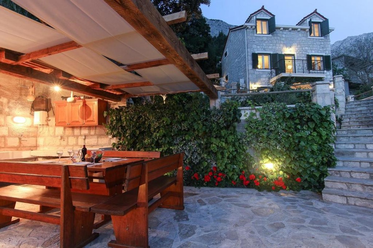 House For sale - SPLITSKO-DALMATINSKA MAKARSKA