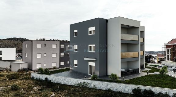 Appartement À vendre - šibensko-kninska Rogoznica - foto 2/11