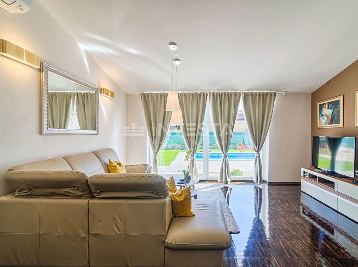 Casa In vendita - ISTARSKA FAŽANA