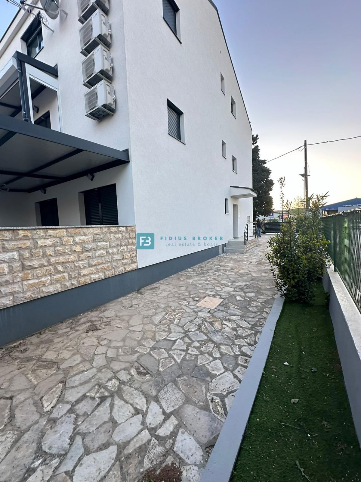 Flat For sale - ŠIBENSKO-KNINSKA VODICE