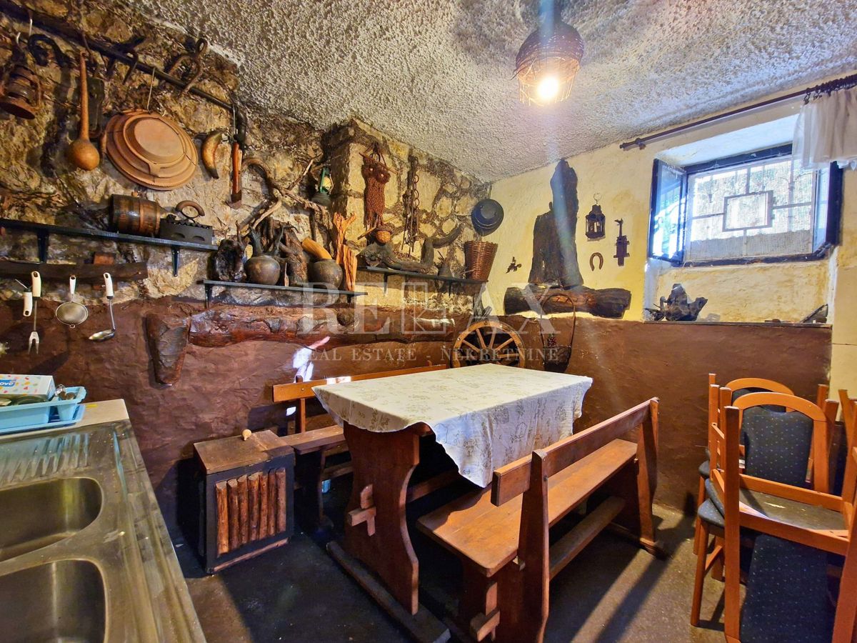 Kuća Na prodaju - PRIMORSKO-GORANSKA VINODOLSKA OPĆINA
