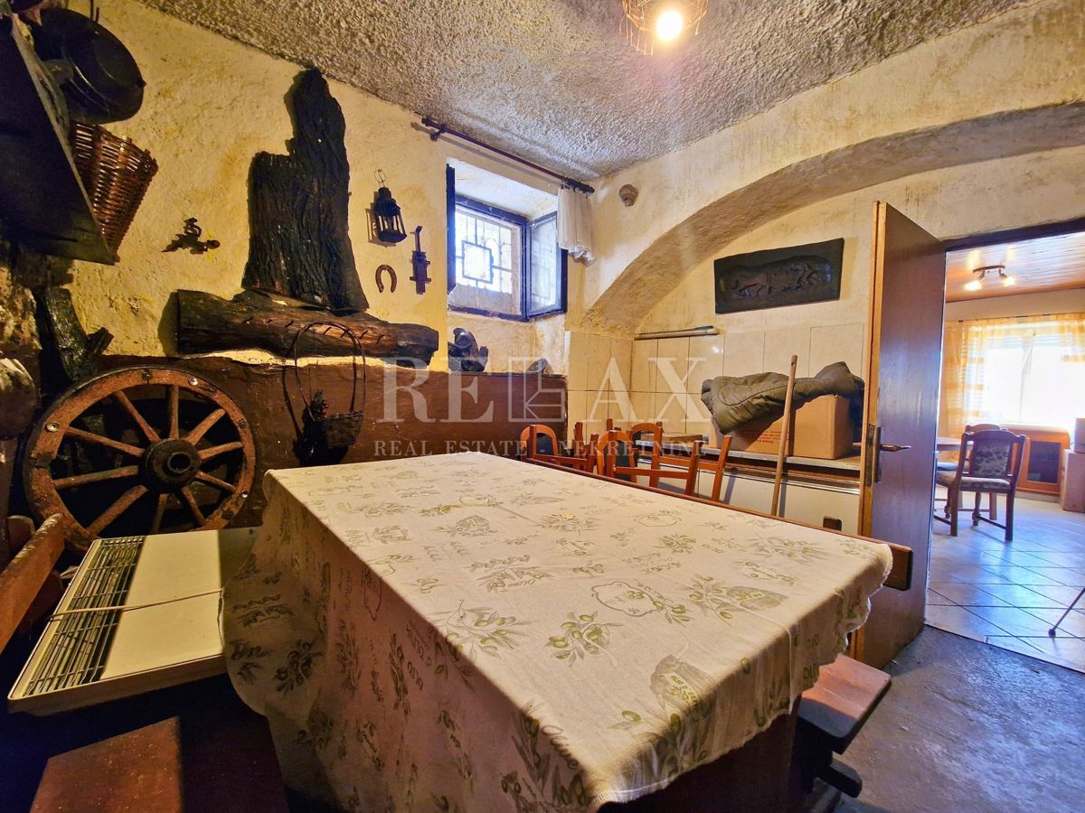 Kuća Na prodaju - PRIMORSKO-GORANSKA VINODOLSKA OPĆINA