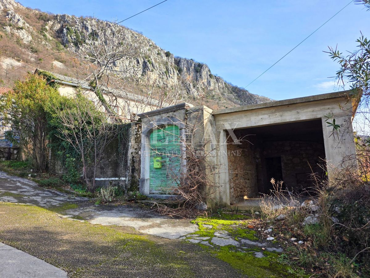Hiša Na predaj - PRIMORSKO-GORANSKA VINODOLSKA OPĆINA