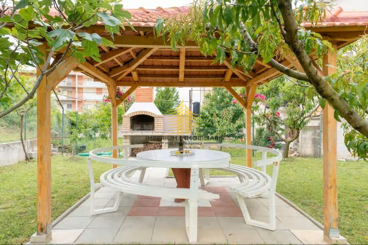 Haus Zu verkaufen - SPLITSKO-DALMATINSKA PODSTRANA