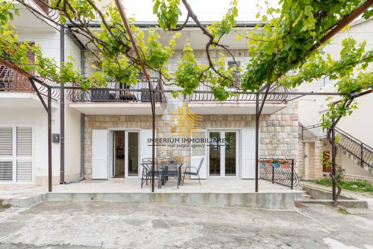 Haus Zu verkaufen - SPLITSKO-DALMATINSKA PODSTRANA