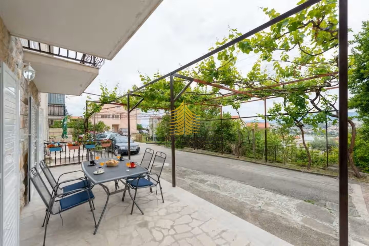 Haus Zu verkaufen - SPLITSKO-DALMATINSKA PODSTRANA