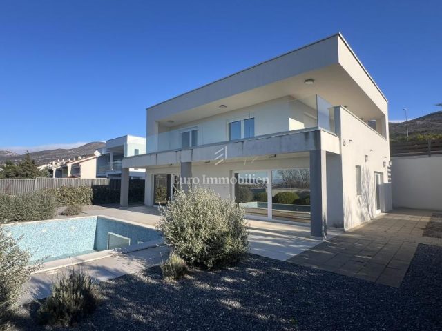 Kuća na prodaju 229 m² – Novi Vinodolski