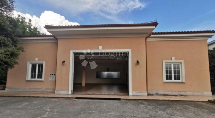 Lokal użytkowy do wynajęcia 220 m² – Rijeka