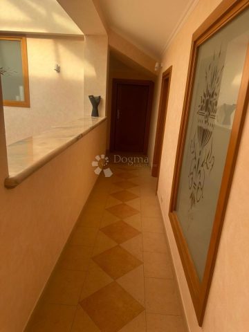 Appartement À louer - Primorsko-goranska Rijeka - foto 4/15