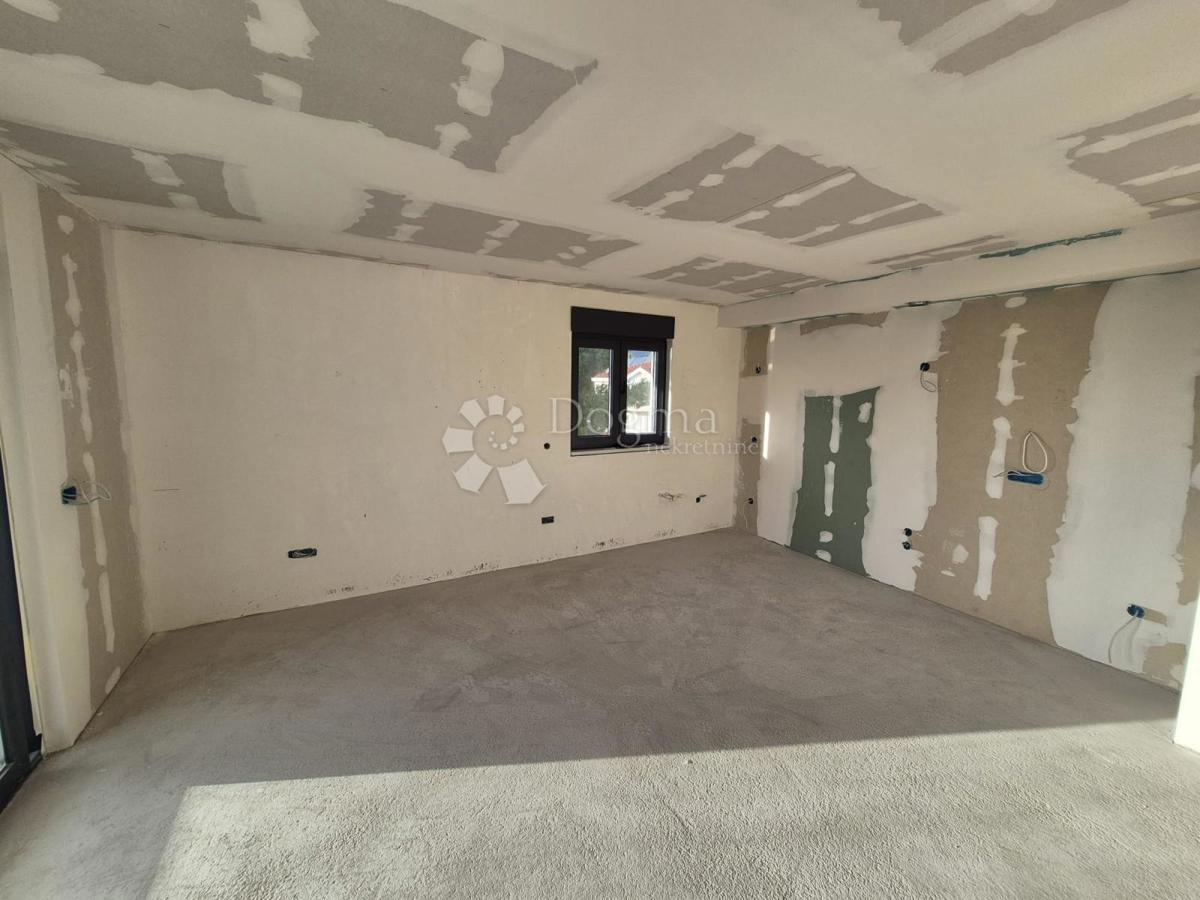 Apartment Zu verkaufen - SPLITSKO-DALMATINSKA BAŠKA VODA